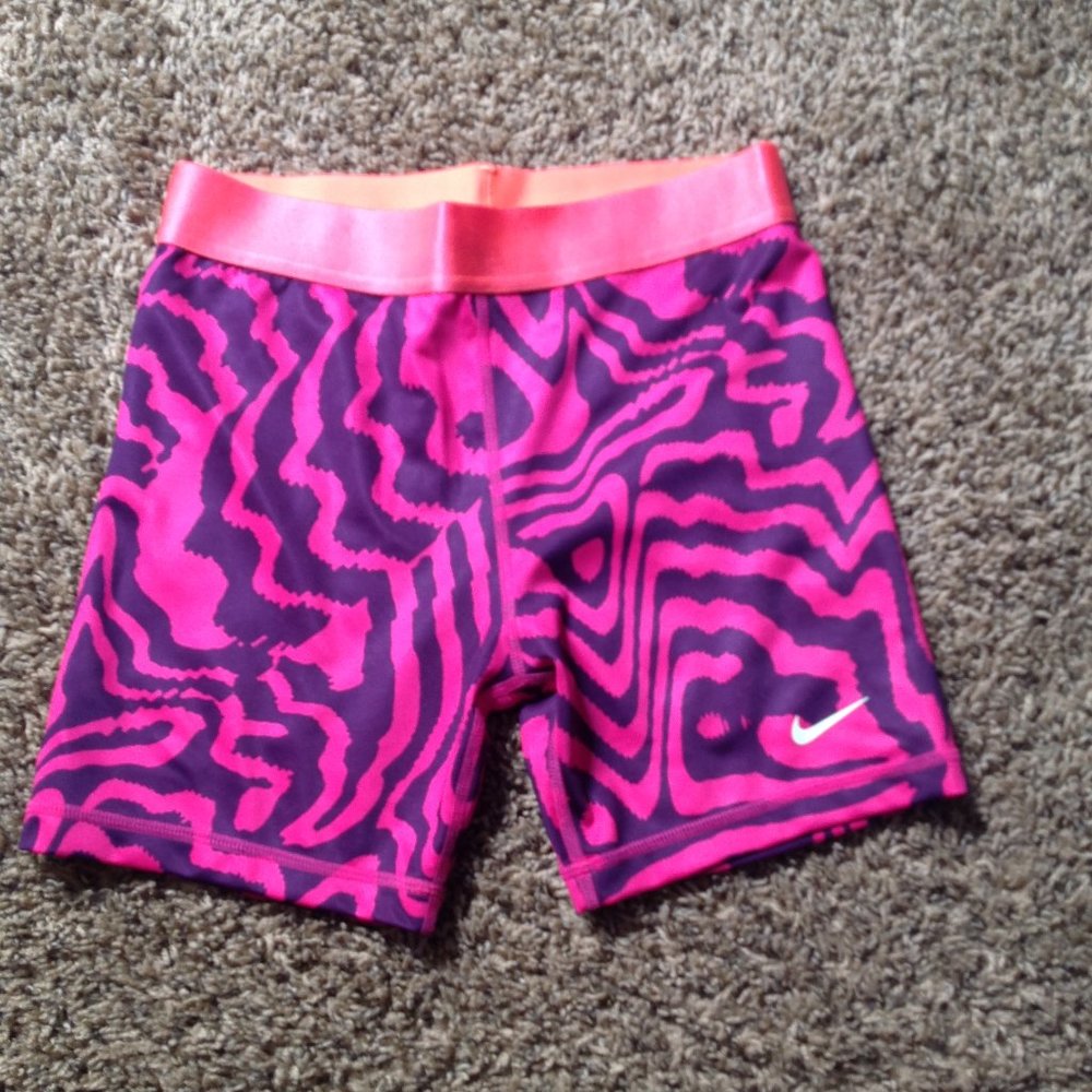 Girls XL Bicycle shirts Nike